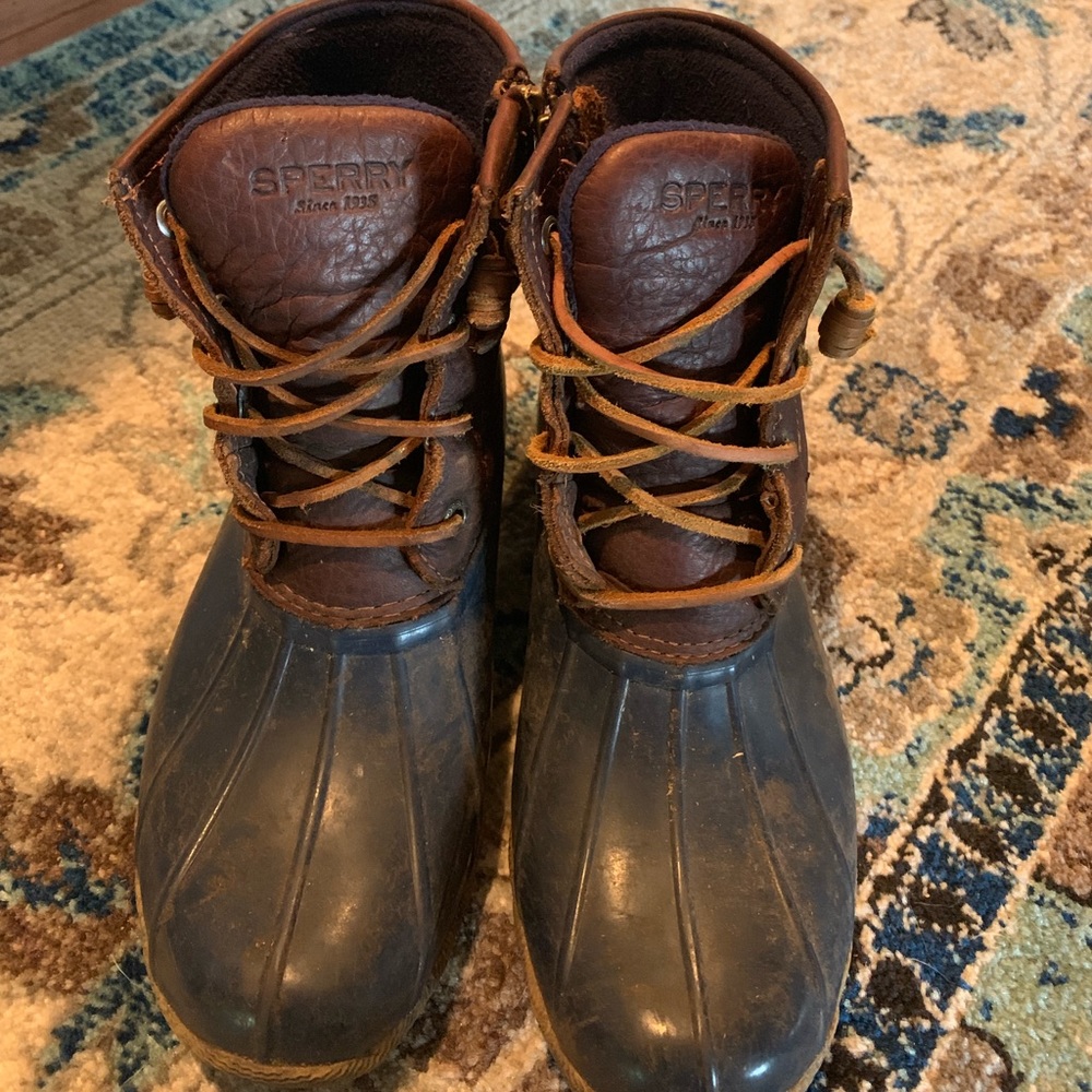 Women’s sperry duck boots. Good condition
